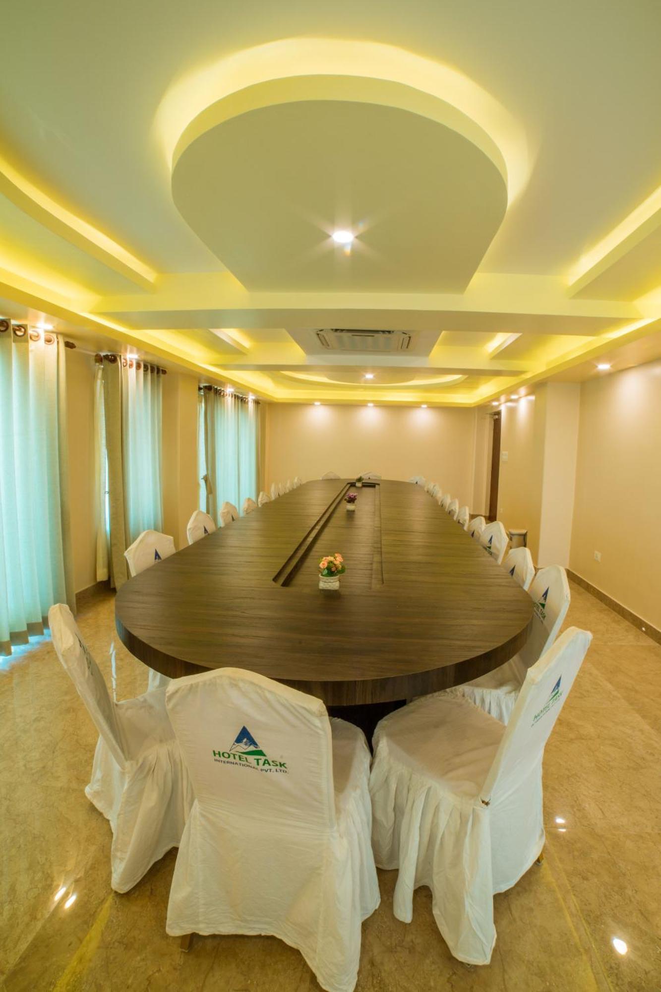 Hotel Task International 포카라 외부 사진