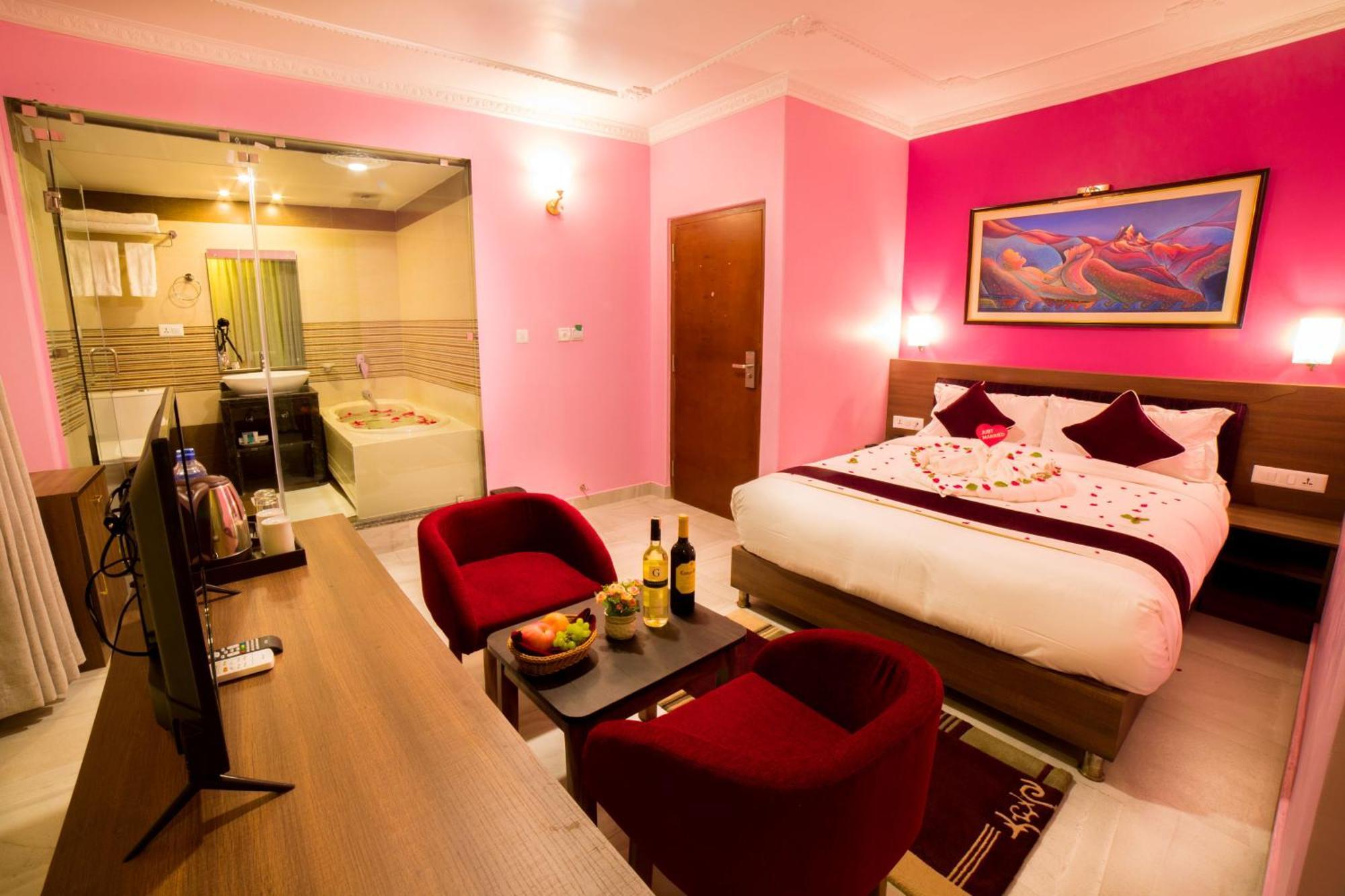 Hotel Task International 포카라 외부 사진